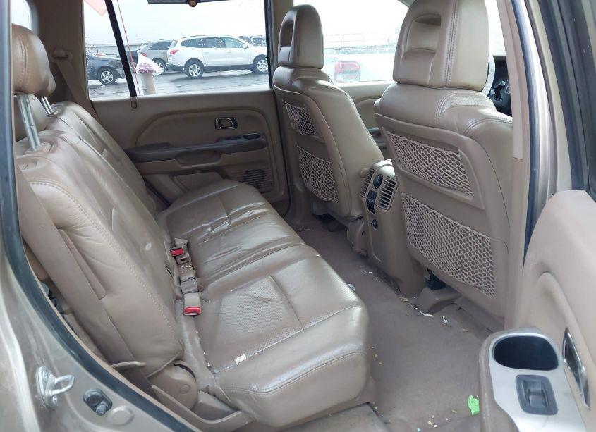 Photo 8 of 2004 Honda Pilot EX-L (VIN 2HKYF18694H548779)