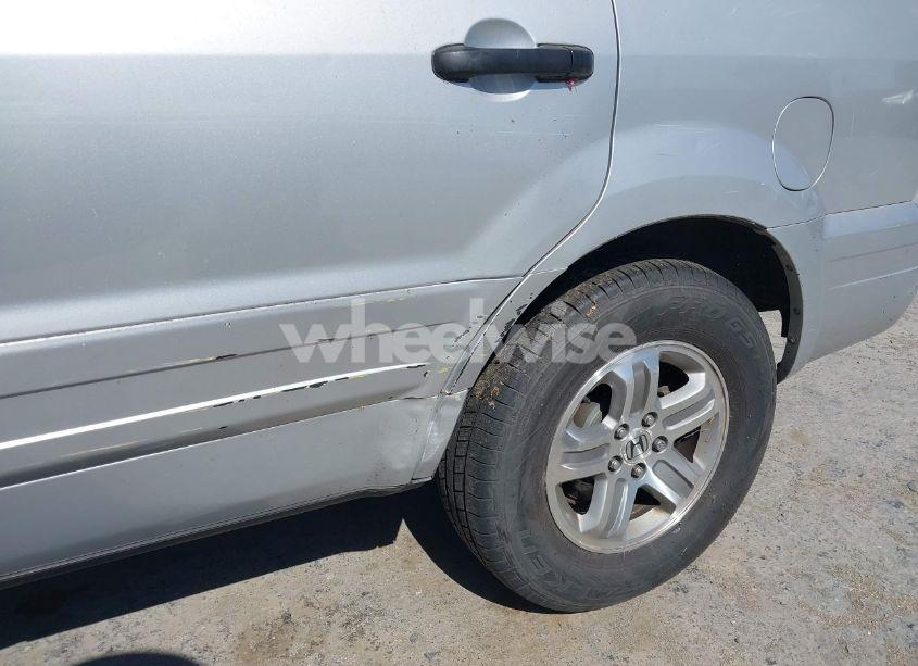 Photo 6 of 2005 Honda Pilot EX-L (VIN 2HKYF18695H545804)