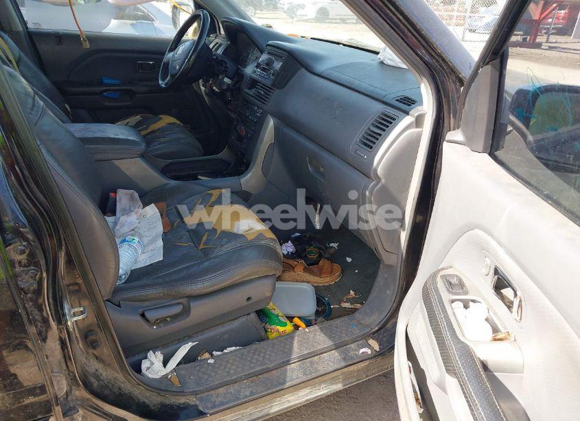 Photo 5 of 2004 Honda Pilot EX-L (VIN 2HKYF186X4H526158)