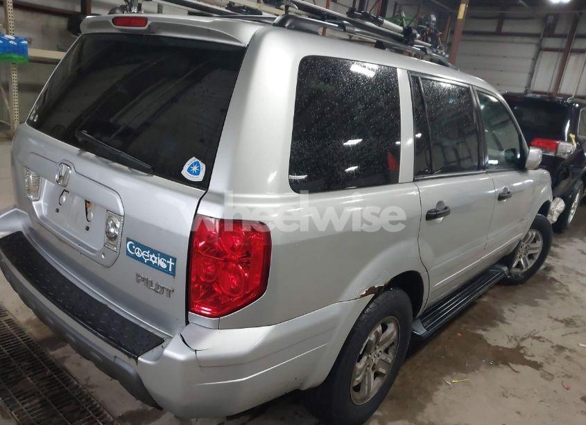 Photo 4 of 2005 Honda Pilot EX-L (VIN 2HKYF186X5H542779)