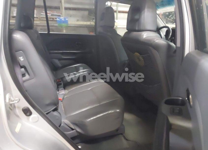 Photo 8 of 2005 Honda Pilot EX-L (VIN 2HKYF186X5H542779)