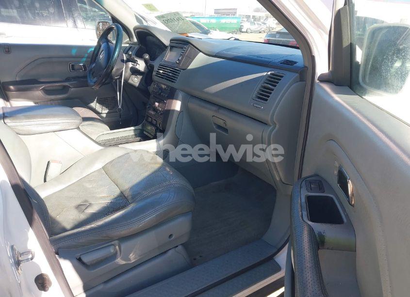 Photo 5 of 2004 Honda Pilot EX-L (VIN 2HKYF18714H531807)