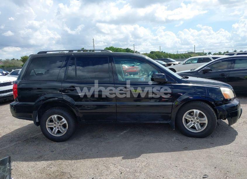 Photo 13 of 2005 Honda Pilot EX-L (VIN 2HKYF18715H562492)