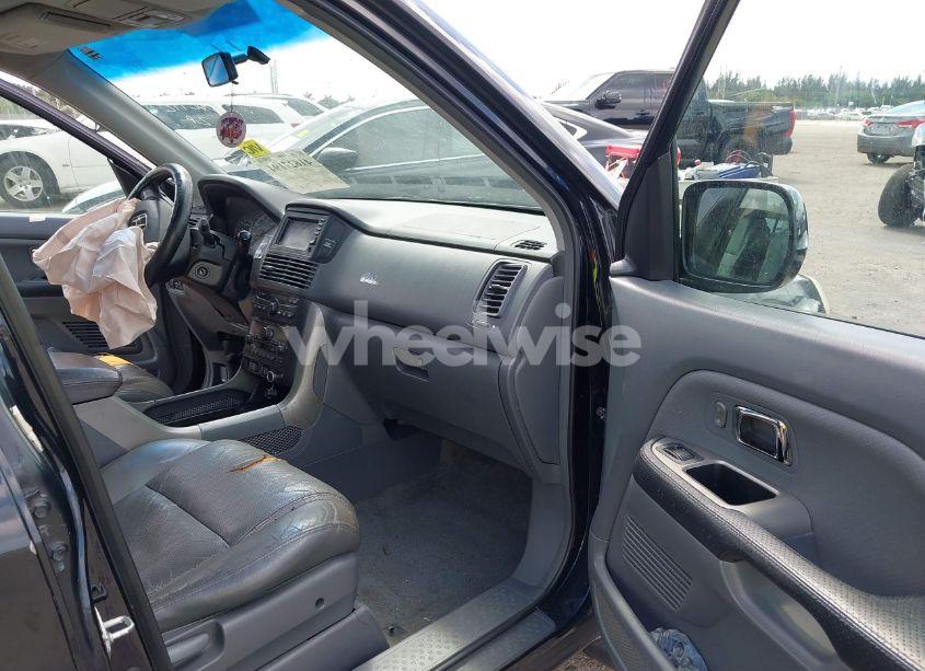 Photo 5 of 2005 Honda Pilot EX-L (VIN 2HKYF18715H562492)