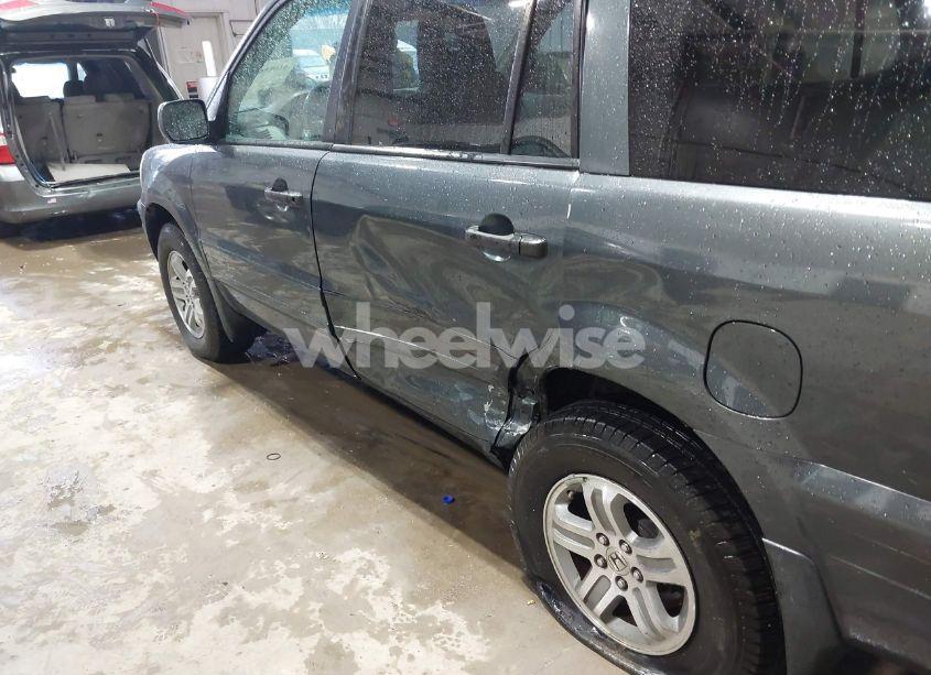 Photo 17 of 2005 Honda Pilot EX-L (VIN 2HKYF18715H564632)