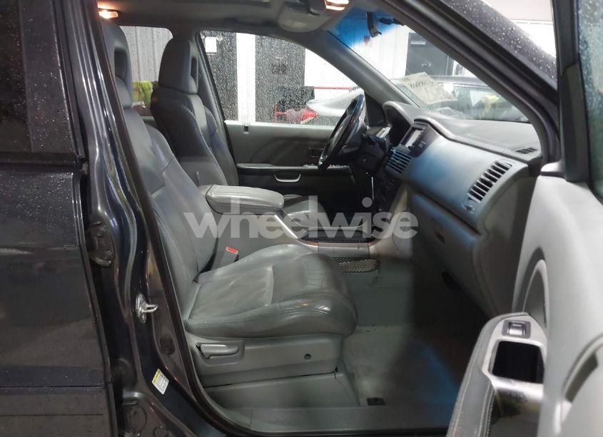 Photo 5 of 2005 Honda Pilot EX-L (VIN 2HKYF18715H564632)