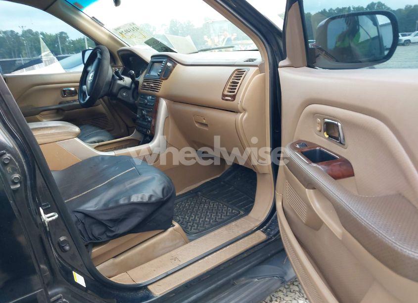 Photo 5 of 2004 Honda Pilot EX-L (VIN 2HKYF18724H598464)