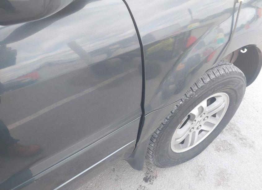 Photo 6 of 2005 Honda Pilot EX-L (VIN 2HKYF18725H564980)