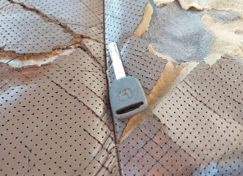 Photo 11 of 2005 Honda Pilot EX-L (VIN 2HKYF18725H568656)