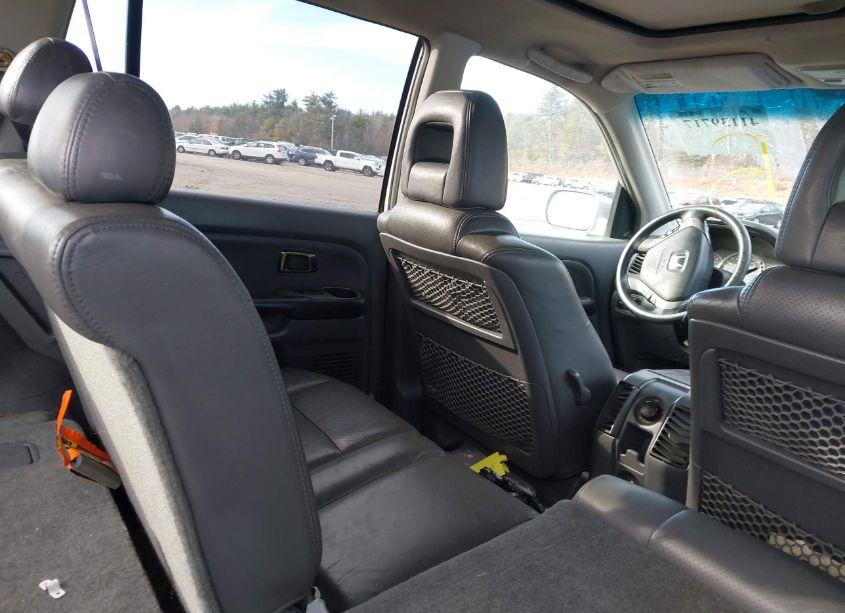 Photo 8 of 2004 Honda Pilot EX-L (VIN 2HKYF18734H548026)