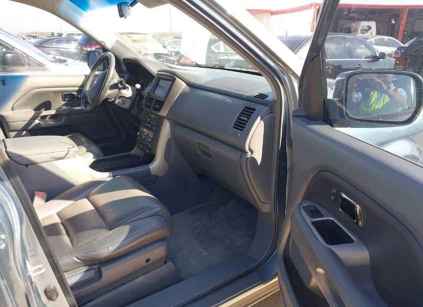 Photo 5 of 2006 Honda Pilot EX-L (VIN 2HKYF18736H562303)