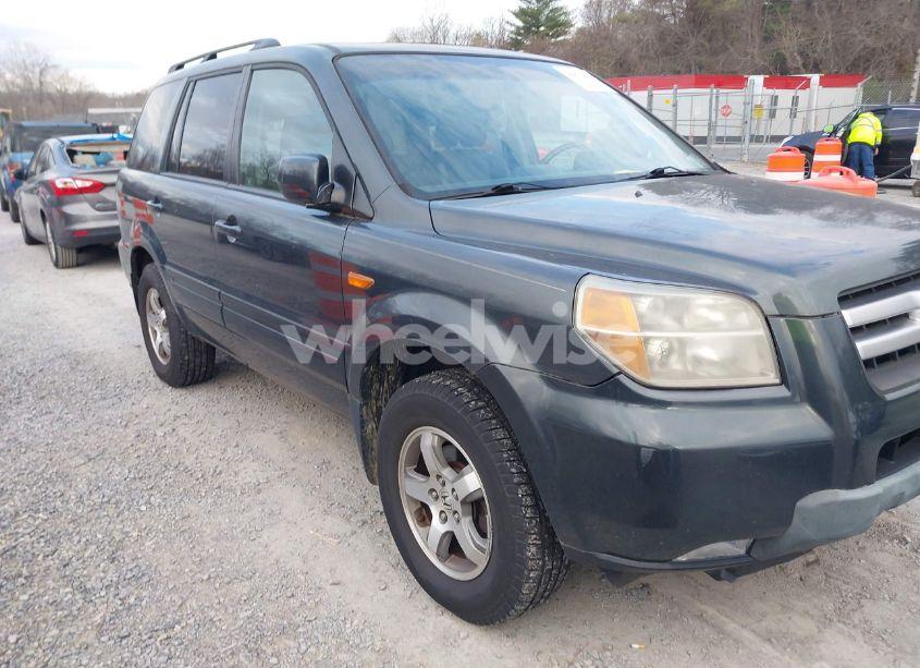 2006 Honda Pilot EX-L (VIN 2HKYF18746H558986) main photo