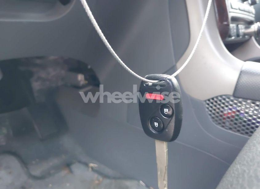 Photo 11 of 2006 Honda Pilot EX-L (VIN 2HKYF18746H558986)