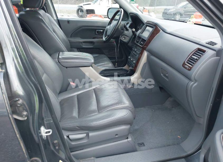 Photo 5 of 2006 Honda Pilot EX-L (VIN 2HKYF18746H558986)