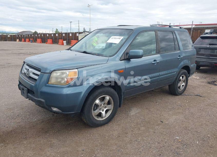 Photo 2 of 2007 Honda Pilot EX-L (VIN 2HKYF18747H534107)