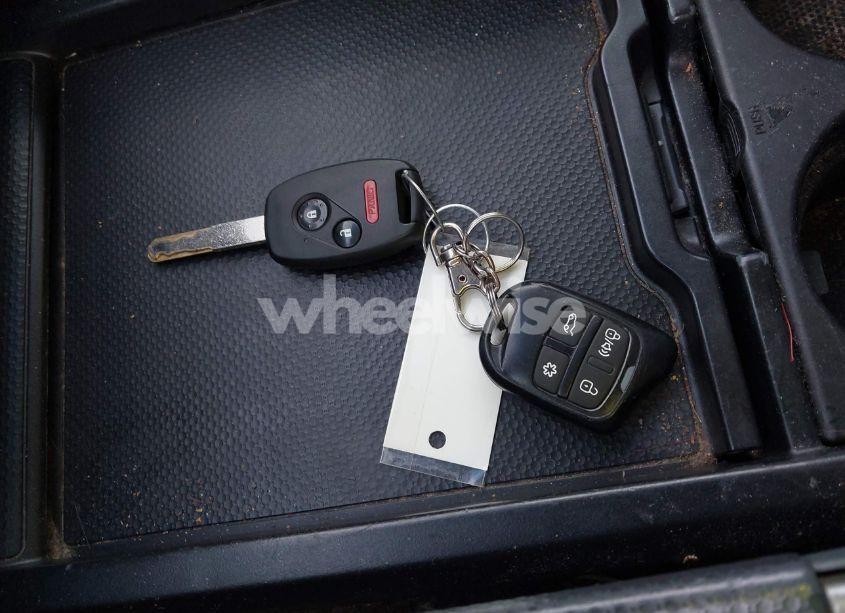 Photo 11 of 2006 Honda Pilot EX-L (VIN 2HKYF18766H548928)