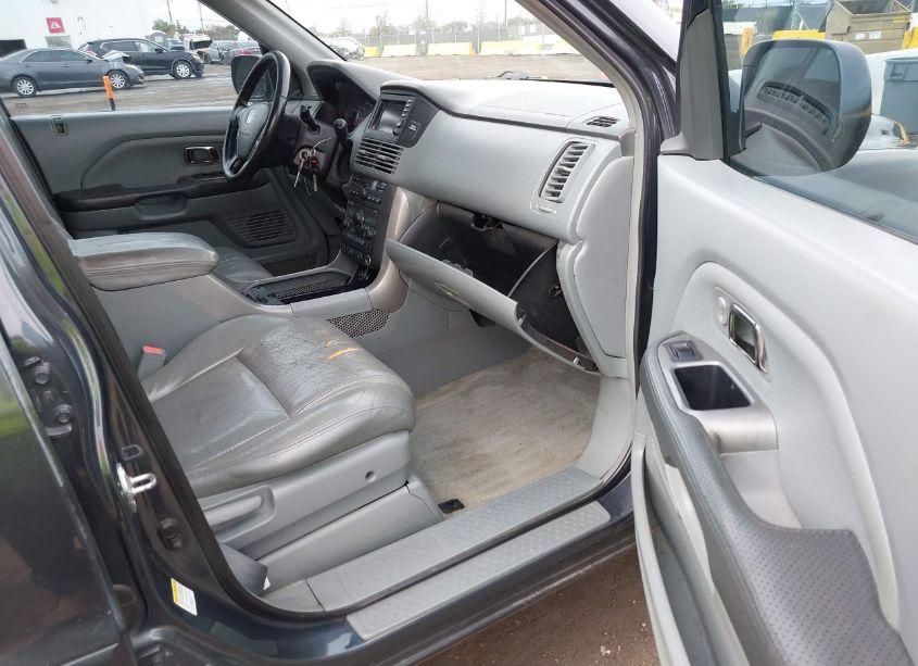 Photo 5 of 2005 Honda Pilot EX-L (VIN 2HKYF18775H522854)