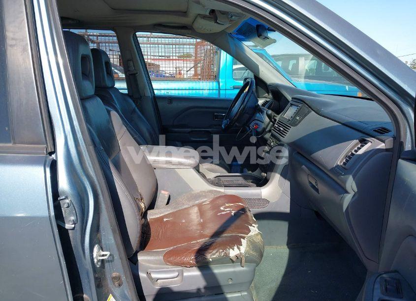 Photo 5 of 2005 Honda Pilot EX-L (VIN 2HKYF18785H571822)