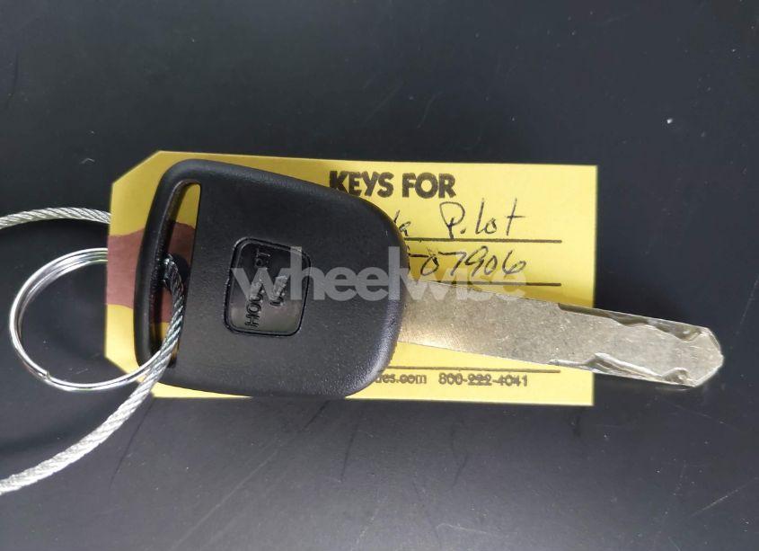 Photo 11 of 2006 Honda Pilot EX-L (VIN 2HKYF18786H506289)