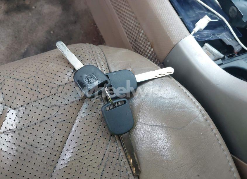 Photo 11 of 2004 Honda Pilot EX-L (VIN 2HKYF18794H579104)