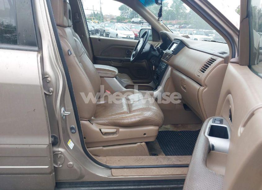 Photo 5 of 2004 Honda Pilot EX-L (VIN 2HKYF18794H579104)