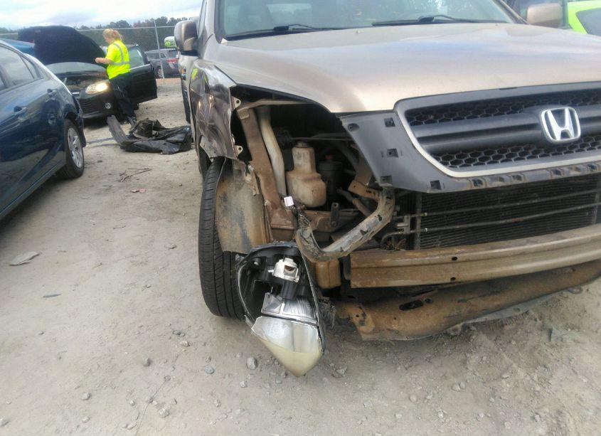 Photo 6 of 2003 Honda Pilot EX-L (VIN 2HKYF187X3H607197)