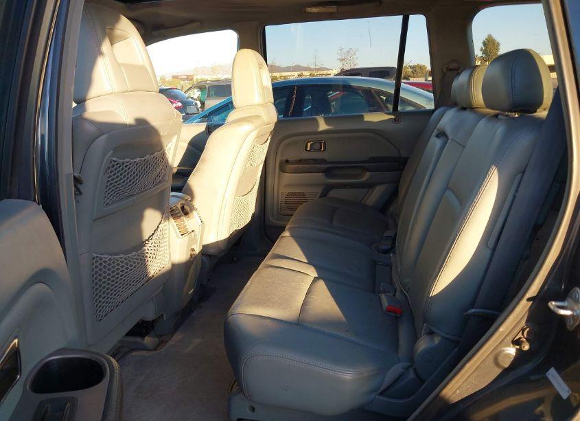 Photo 8 of 2005 Honda Pilot EX-L (VIN 2HKYF187X5H567674)