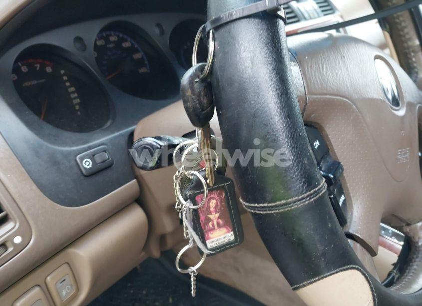 Photo 11 of 2004 Acura Mdx (VIN 2HNYD18684H532713)