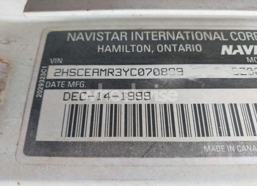 Photo 9 of 2000 International 9200 9200I (VIN 2HSCEAMR3YC070889)