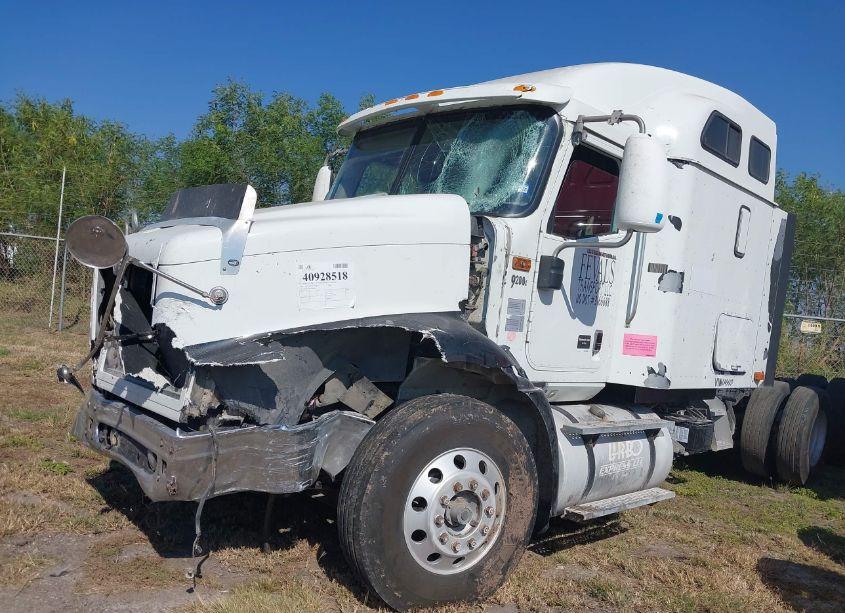 Photo 11 of 2005 International 9200 (VIN 2HSCEAPR05C049697)