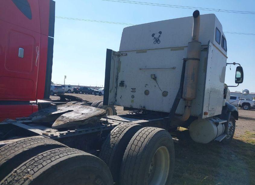 Photo 4 of 2005 International 9200 (VIN 2HSCEAPR05C049697)