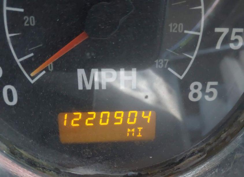 Photo 5 of 2005 International 9200 (VIN 2HSCEAPR05C049697)