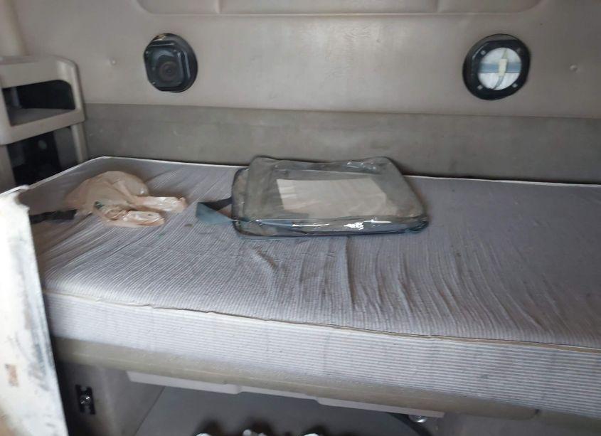 Photo 7 of 2005 International 9200 (VIN 2HSCEAPR05C049697)