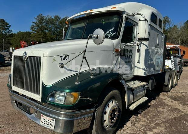 Photo 2 of 2007 International 9200 9200I (VIN 2HSCEAPR07C343670)