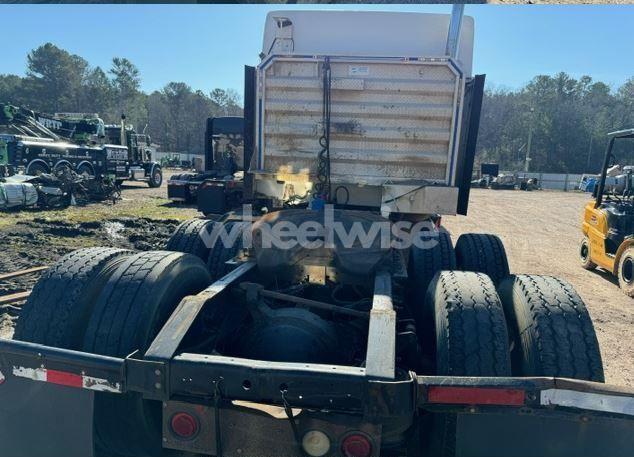 Photo 7 of 2007 International 9200 9200I (VIN 2HSCEAPR07C343670)