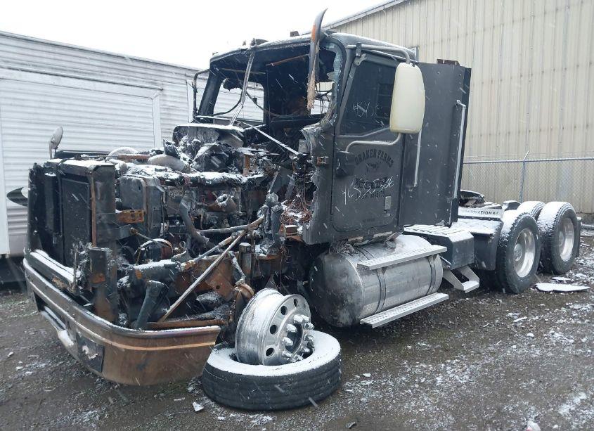 Photo 2 of 2005 International 9200 9200I (VIN 2HSCEAPRX5C036097)