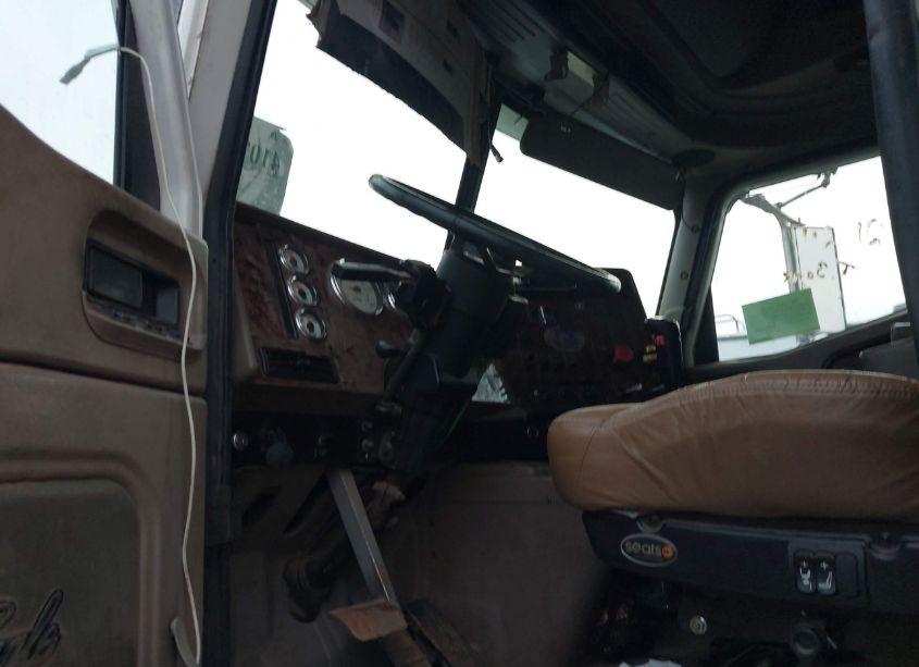 Photo 5 of 2007 International 9200 9200I (VIN 2HSCESBRX7C416427)