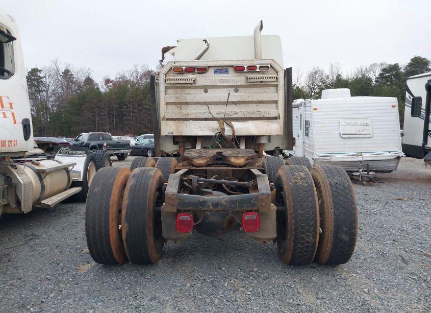 Photo 8 of 2007 International 9200 9200I (VIN 2HSCESBRX7C416427)