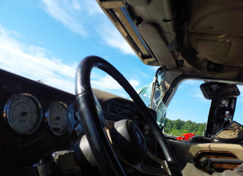 Photo 5 of 2006 International 9900 9900I (VIN 2HSCHSCRX6C198347)