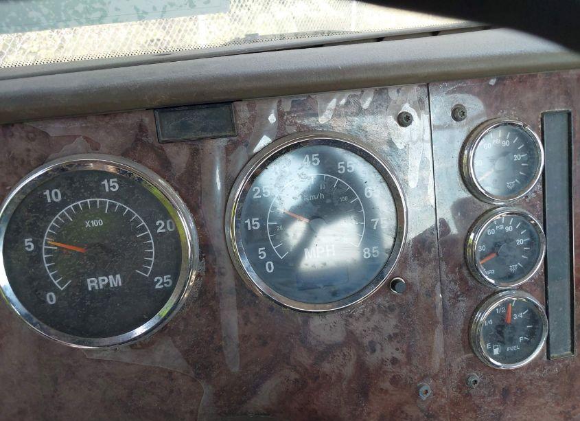 Photo 5 of 2005 International 9400 9400I (VIN 2HSCNAHR85C131904)