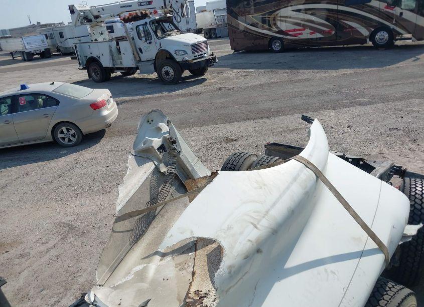 Photo 7 of 2005 International 9400 9400I (VIN 2HSCNAHR85C131904)