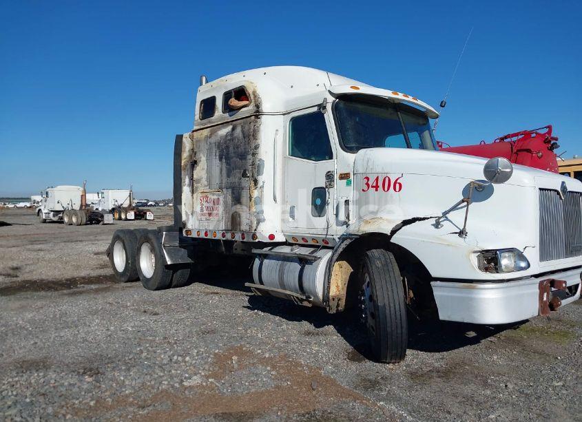 2001 International 9400 9400I (VIN 2HSCNAMR21C087429) main photo