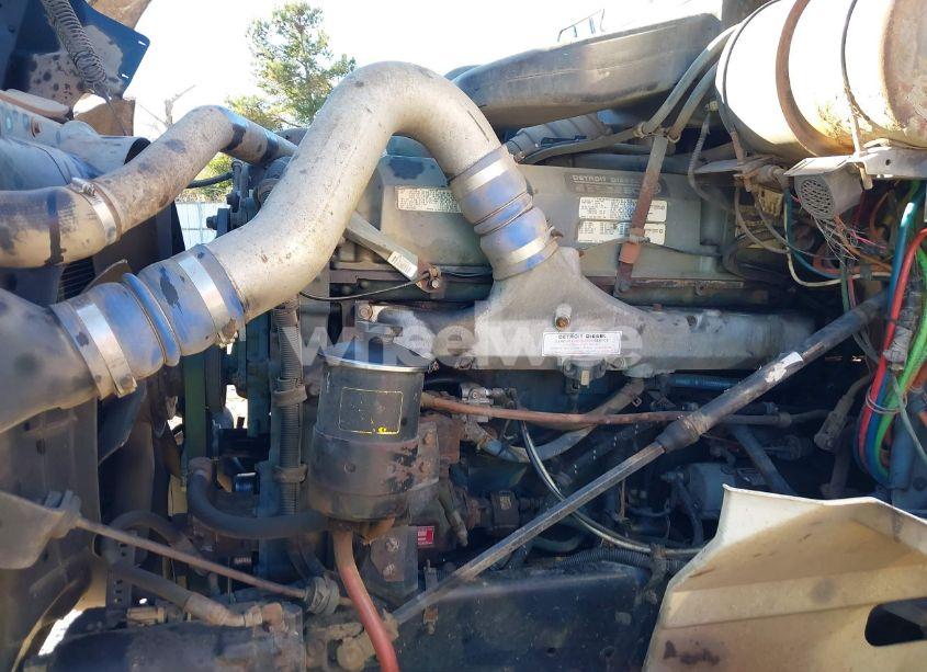 Photo 10 of 2001 International 9400 9400I (VIN 2HSCNAMR21C087429)