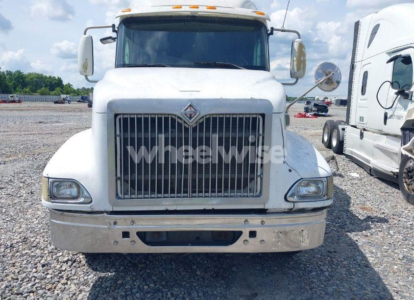 Photo 11 of 2006 International 9400 9400I (VIN 2HSCNAPR26C297564)