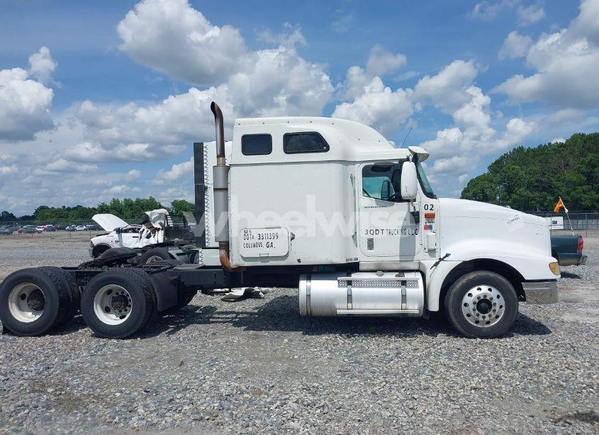 Photo 13 of 2006 International 9400 9400I (VIN 2HSCNAPR26C297564)