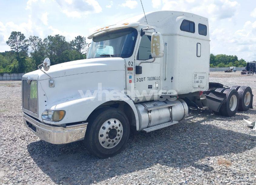 Photo 2 of 2006 International 9400 9400I (VIN 2HSCNAPR26C297564)