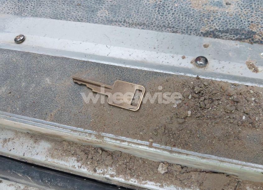 Photo 11 of 2006 International 9400 9400I (VIN 2HSCNAPR56C331142)