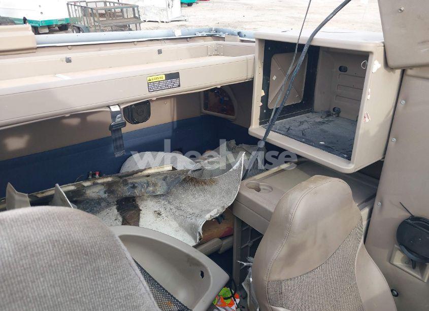 Photo 15 of 2006 International 9400 9400I (VIN 2HSCNAPR56C331142)