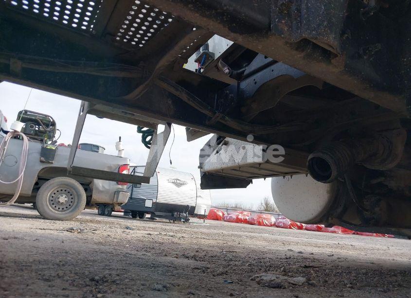 Photo 18 of 2006 International 9400 9400I (VIN 2HSCNAPR56C331142)