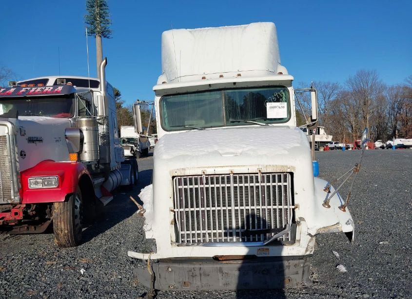 Photo 12 of 1996 International 9200 (VIN 2HSFMAHR8TC073984)